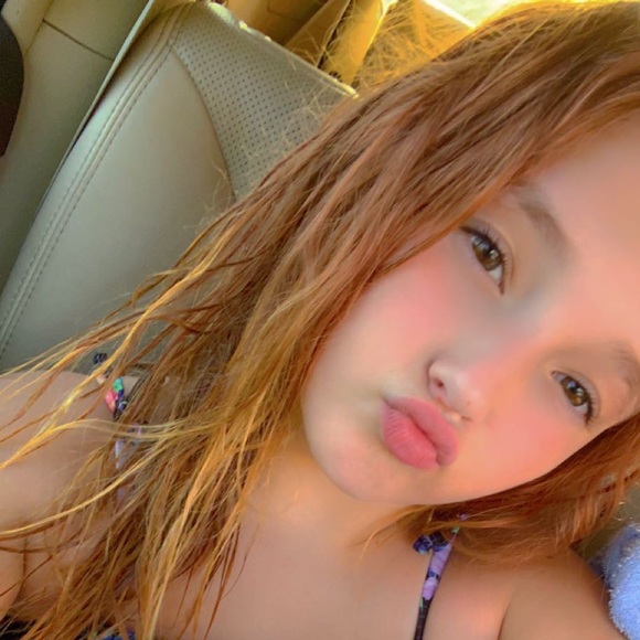 Meet your Posher, Addison - Picture 1 of 2